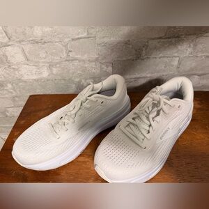 Brooks Ghost Max 2 Shoes Size 8.5 Wide